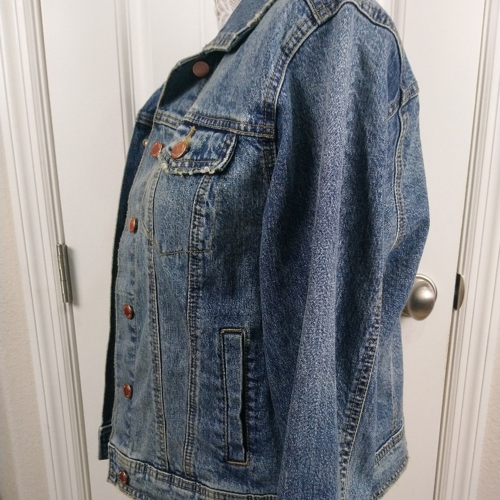Universal Thread Denim Jacket. - image 3